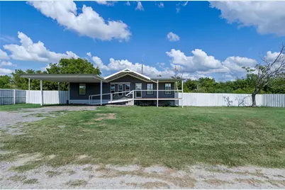 401 Barker Street, Bowie, TX 76230 - Photo 3