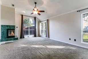 2804 Stonehurst Dr, Grapevine, TX 76051 - Photo 13