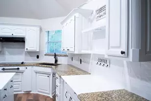 7825 Hightower Dr, North Richland Hills, TX 76182 - Photo 3