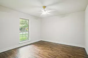 9332 Loma Vista Dr, Dallas, TX 75243 - Photo 19