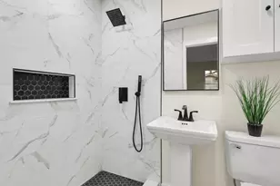 6005 St Johns Ln, Fort Worth, TX 76114 - Photo 9