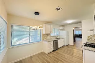 2118 Rock Creek Dr, Grand Prairie, TX 75050 - Photo 7