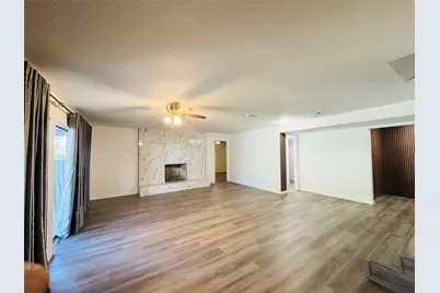 2118 Rock Creek Drive, Grand Prairie, TX 75050 - Photo 11