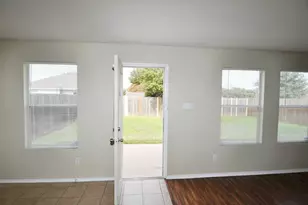 1421 Queens Brook Ln, Fort Worth, TX 76140 - Photo 21