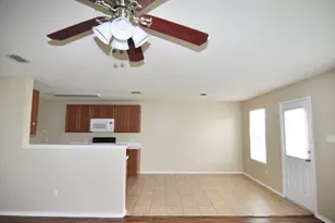 1421 Queens Brook Ln, Fort Worth, TX 76140 - Photo 5