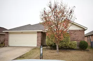 1421 Queens Brook Ln, Fort Worth, TX 76140 - Photo 1
