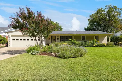 4805 Hildring Drive E, Fort Worth, TX 76109 - Photo 5