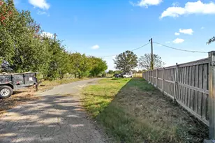 10724 Co Rd 2458, Terrell, TX 75160 - Photo 13