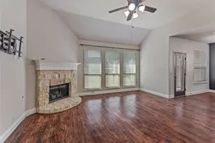 952 Tara Dr, Burleson, TX 76028 - Photo 7