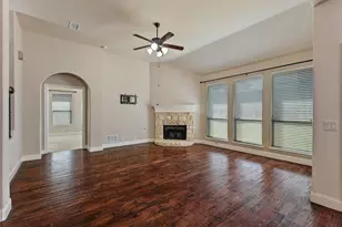 952 Tara Dr, Burleson, TX 76028 - Photo 9