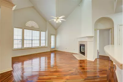 8116 Dogwood Lane, Irving, TX 75063 - Photo 3