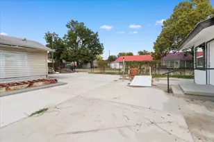 608 N East St, Arlington, TX 76011 - Photo 33