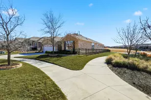 900 Memorial Dr, Little Elm, TX 76227 - Photo 5