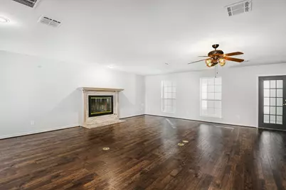 4309 Elmwood Court, Granbury, TX 76049 - Photo 9