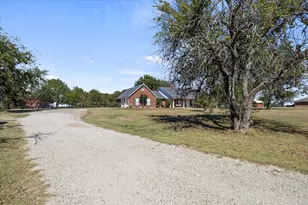 1929 Mamie Rd, Greenville, TX 75402 - Photo 3