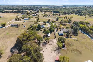 1929 Mamie Rd, Greenville, TX 75402 - Photo 27