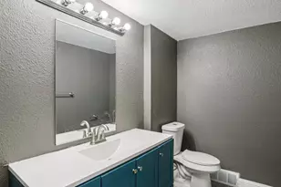 8036 Woodhue Cir, Dallas, TX 75228 - Photo 17