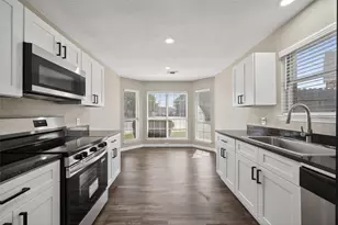 3001 Green Vista Ct, Grand Prairie, TX 75052 - Photo 13