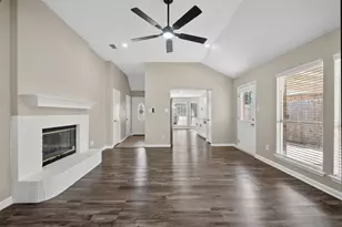 3001 Green Vista Ct, Grand Prairie, TX 75052 - Photo 7