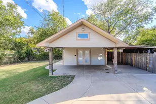 2105 Rosewood St, Grand Prairie, TX 75050 - Photo 17