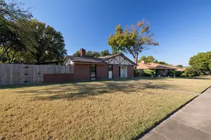 710 Waynelee Dr, Lancaster, TX 75146 - Photo 27