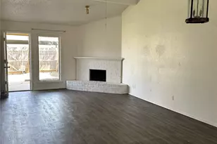 2723 St George Pl, Arlington, TX 76015 - Photo 9