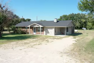 226 Co Rd 1557, Chico, TX 76431 - Photo 1