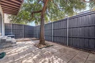 5908 Sandhurst Ln, Dallas, TX 75206 - Photo 11