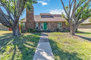 1920 Avignon Ct, Carrollton, TX 75007 - Photo 5