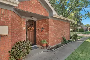 1708 Quail Run Dr, Garland, TX 75040 - Photo 3