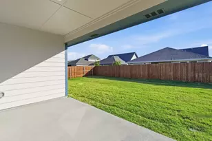 729 Lantana Ln, Pilot Point, TX 76258 - Photo 3