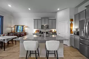 3250 Hunters Gln Dr, Aubrey, TX 76227 - Photo 7