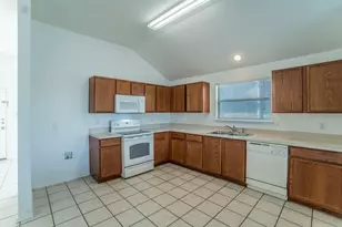 6333 Pool View Dr, Dallas, TX 75249 - Photo 15