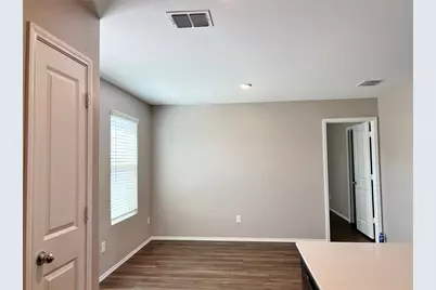 1103 Wildflower Street, Ennis, TX 75119 - Photo 5