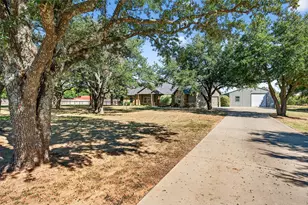 357 Pear Tree Ln, Collinsville, TX 76233 - Photo 3