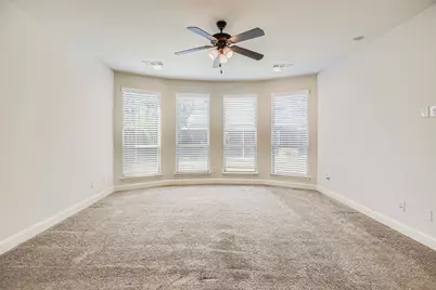 616 Warwick Boulevard, Lewisville, TX 75056 - Photo 5