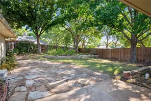 2826 Club Meadow Dr, Garland, TX 75043 - Photo 15