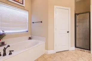 7301 Granville Dr, Mansfield, TX 76063 - Photo 21