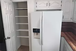 1321 Fairway Dr, Graham, TX 76450 - Photo 9