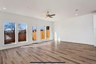 5661 Woodlands Dr, The Colony, TX 75056 - Photo 17