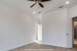 5661 Woodlands Dr, The Colony, TX 75056 - Photo 17