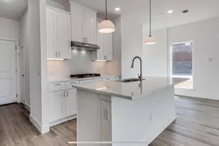 5661 Woodlands Dr, The Colony, TX 75056 - Photo 11