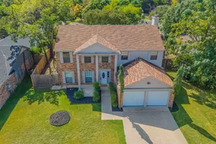 2321 Warwick Ave, Grand Prairie, TX 75052 - Photo 3