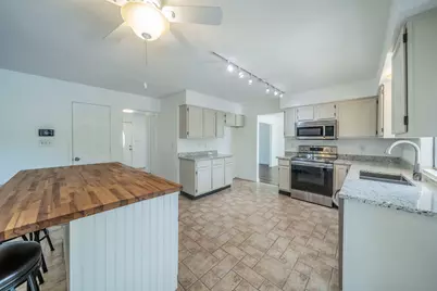 2321 Warwick Avenue, Grand Prairie, TX 75052 - Photo 9