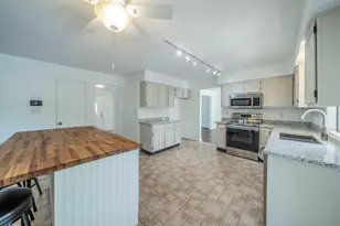 2321 Warwick Ave, Grand Prairie, TX 75052 - Photo 9