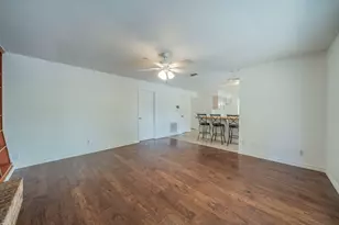 2321 Warwick Ave, Grand Prairie, TX 75052 - Photo 7
