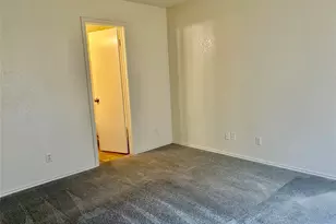 411 Crestline Dr, Arlington, TX 76012 - Photo 9