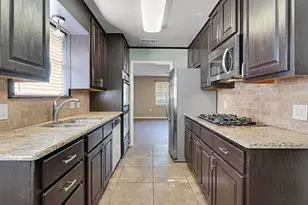 911 Fairway Rd, Woodway, TX 76712 - Photo 9