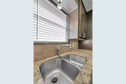 911 Fairway Road, Woodway, TX 76712 - Photo 11