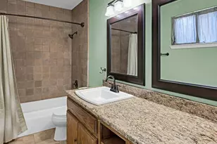 911 Fairway Rd, Woodway, TX 76712 - Photo 19